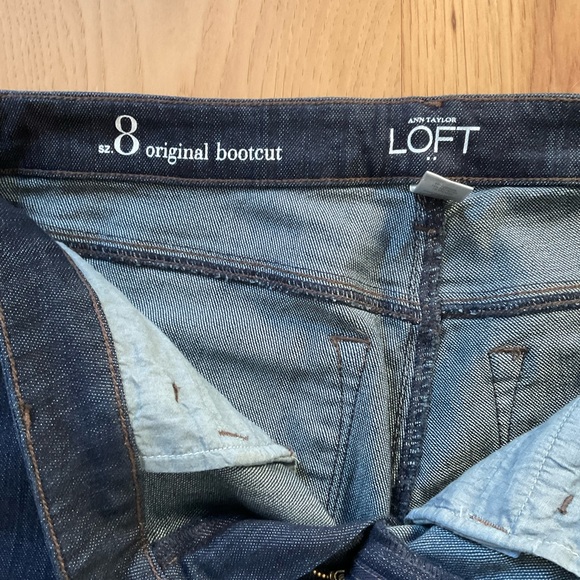 Ann Taylor Loft Dark Wash Boot Cut Jean, Size 8 - Picture 4 of 8